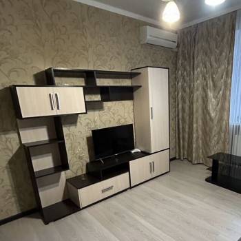 Сдается 1-комнатная квартира, 42 м²