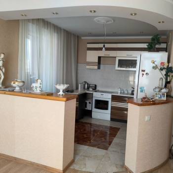 Сдается 2-х комнатная квартира, 65 м²