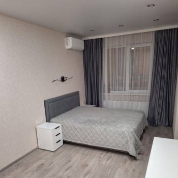 Сдается 1-комнатная квартира, 42 м²