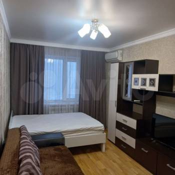 Сдается 1-комнатная квартира, 40 м²
