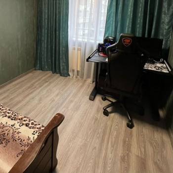 Продается Многокомнатная квартира, 100 м²