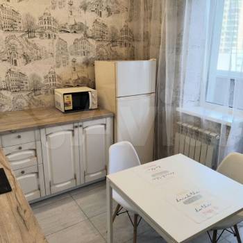 Сдается 1-комнатная квартира, 43 м²