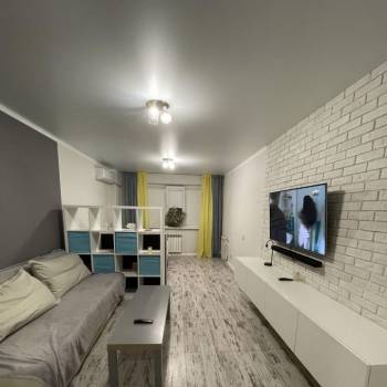 Сдается 1-комнатная квартира, 42 м²