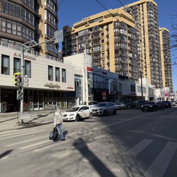 Сдается Нежилое помещение, 184 м²