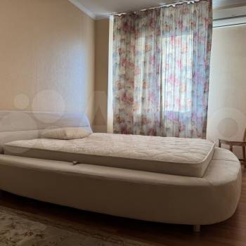 Сдается 2-х комнатная квартира, 78,9 м²