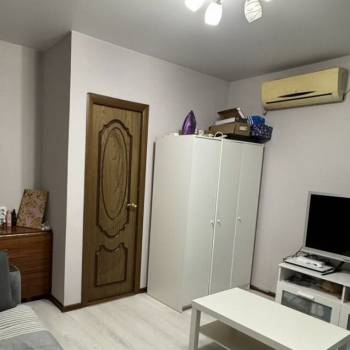Продается 1-комнатная квартира, 36 м²
