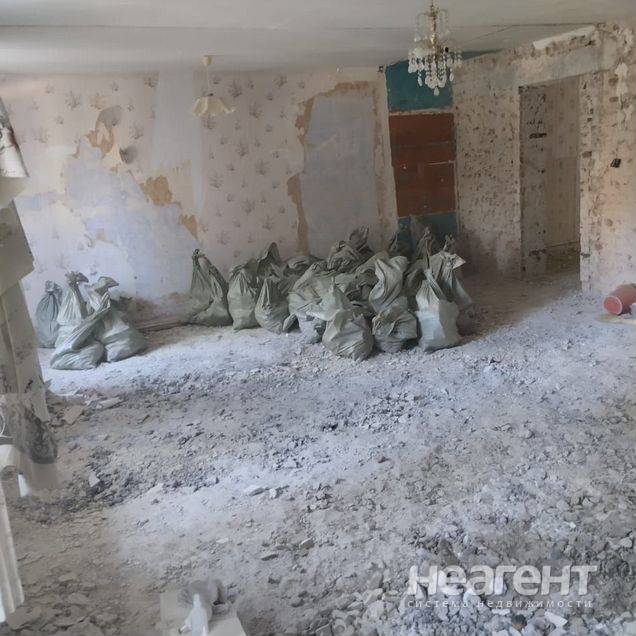 Продам 3-х комн. квартиру, г. Азов, пер Красноармейский