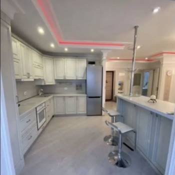 Продается 1-комнатная квартира, 56 м²