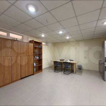 Сдается Нежилое помещение, 355 м²