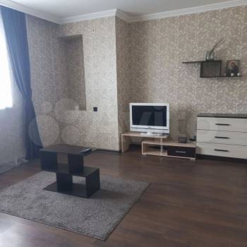 Сдается 1-комнатная квартира, 55 м²