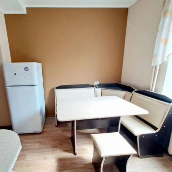 Продается 1-комнатная квартира, 37 м²