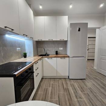 Продается 1-комнатная квартира, 40 м²