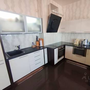 Продается 3-х комнатная квартира, 100 м²