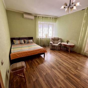 Сдается 1-комнатная квартира, 52 м²