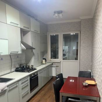 Сдается 2-х комнатная квартира, 76 м²