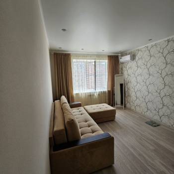 Продается 1-комнатная квартира, 43 м²