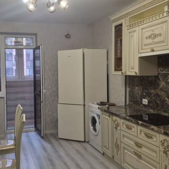 Сдается 1-комнатная квартира, 50 м²