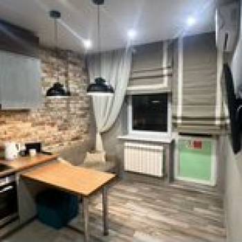 Продается Многокомнатная квартира, 100 м²