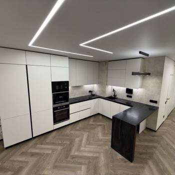 Продается Многокомнатная квартира, 100 м²