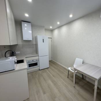 Продается 1-комнатная квартира, 43 м²