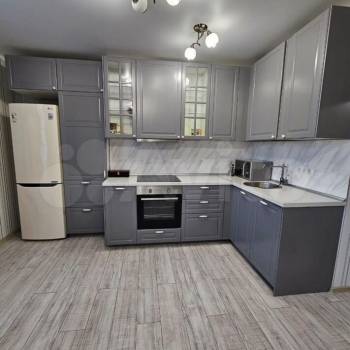 Сдается Многокомнатная квартира, 100 м²