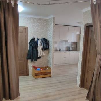 Продается 1-комнатная квартира, 42 м²