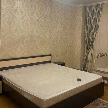 Сдается 2-х комнатная квартира, 70 м²