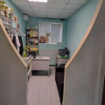 Продается Нежилое помещение, 194 м²