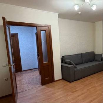Продается 1-комнатная квартира, 43 м²