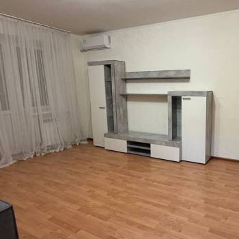 Продается 1-комнатная квартира, 43 м²