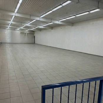 Сдается Нежилое помещение, 240 м²