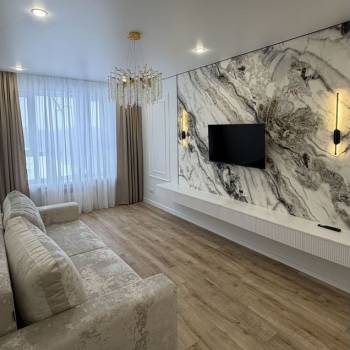 Сдается 2-х комнатная квартира, 77 м²