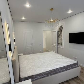 Сдается 2-х комнатная квартира, 77 м²