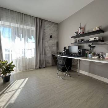 Продается 1-комнатная квартира, 54 м²