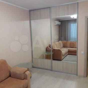 Сдается 1-комнатная квартира, 50 м²