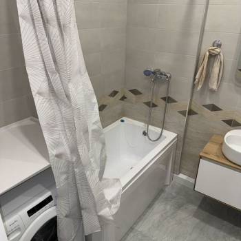 Сдается 2-х комнатная квартира, 76 м²