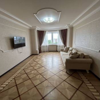 Сдается 2-х комнатная квартира, 84 м²