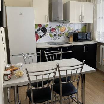 Продается 1-комнатная квартира, 37 м²