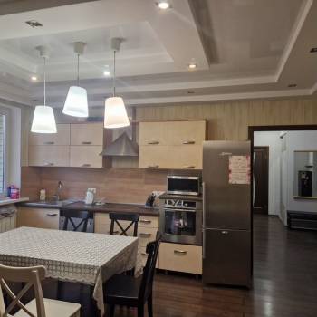 Сдается 2-х комнатная квартира, 72 м²