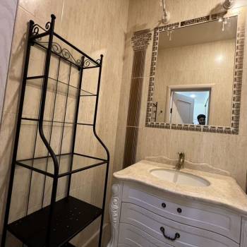 Сдается 2-х комнатная квартира, 75 м²