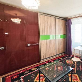 Продается 1-комнатная квартира, 37 м²