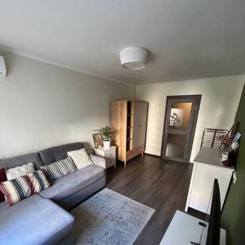 Продается 1-комнатная квартира, 37 м²