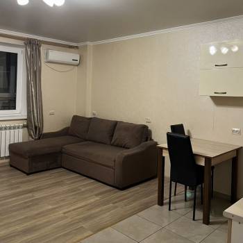 Сдается 1-комнатная квартира, 38 м²
