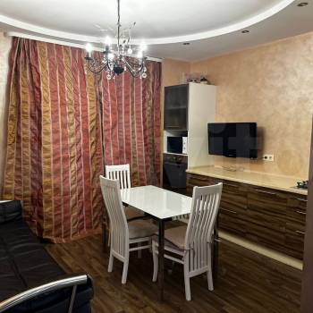 Сдается 2-х комнатная квартира, 70 м²