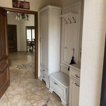 Продается Дом, 180 м²