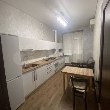 Сдается 1-комнатная квартира, 39 м²