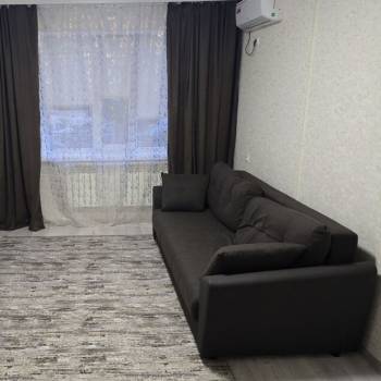 Продается 1-комнатная квартира, 42 м²