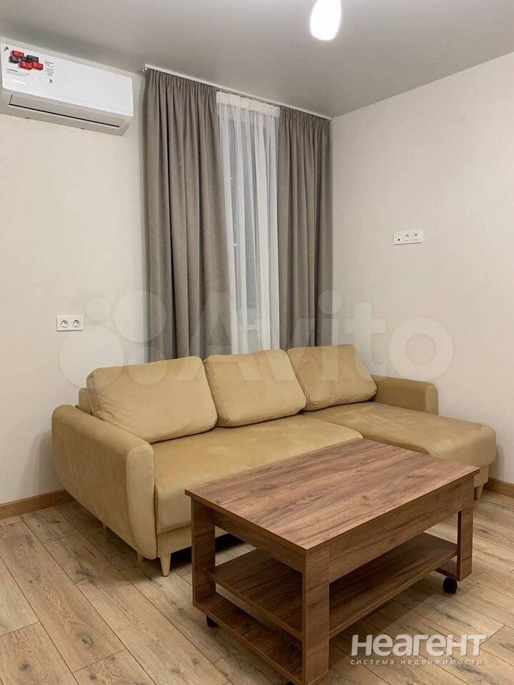 Сдаю квартиру-студию, ЖК Соколова, 68, проспект Соколова