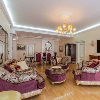 Продается Многокомнатная квартира, 190 м²