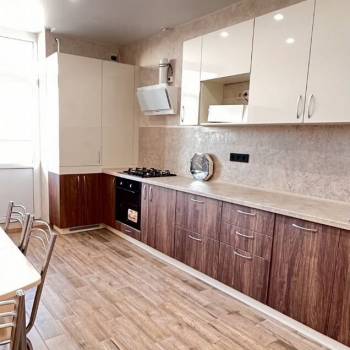 Сдается 2-х комнатная квартира, 65 м²